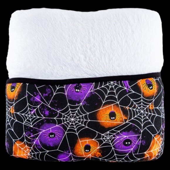 GOMEZ GLOW-IN-THE-DARK PLUSH THROW BLANKET!!! NIB - Picture 4 of 7